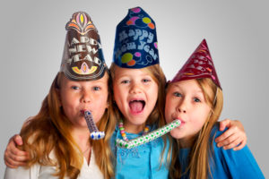 new-years-eve-party-kids_by0aqc